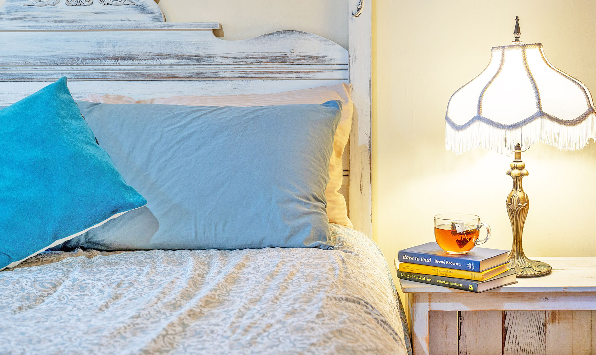 Victoria Falls House vacation rentals in Nelson, BC.